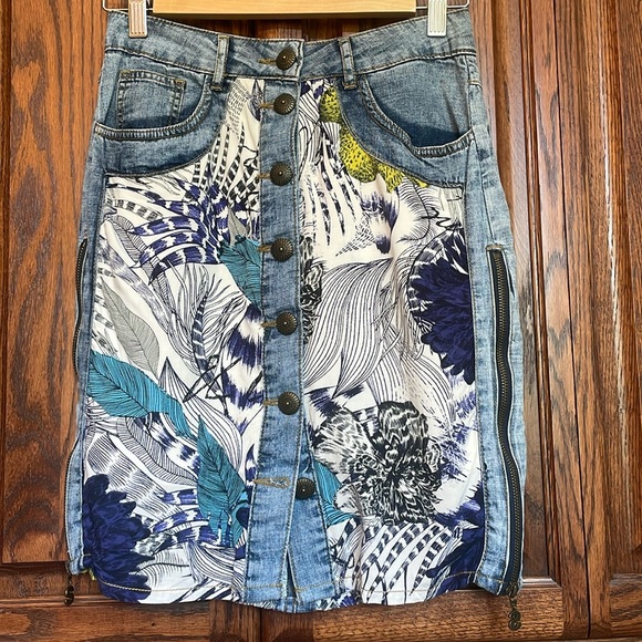 Cute Desigual Jean Skirt - Picture 3 of 10